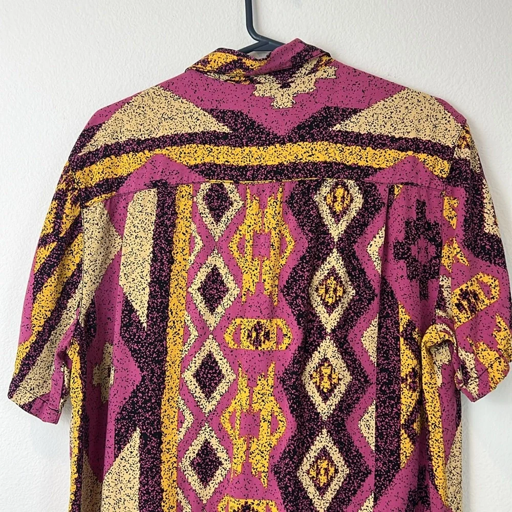 UO Urban Outfitters Diamond Stripe Short-Sleeve Rayon Shirt - Picture 9 of 13